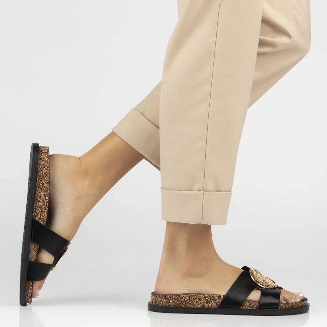Černé pantofle Filippo DK6972/26 BK