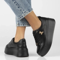 Černé kožené sneakersy Filippo DP6246/25 BK