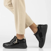 Černé kožené sneakersy Filippo DP6434/24 BK