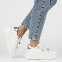 Bílé kožené sneakersy Filippo DP6790/25 WH