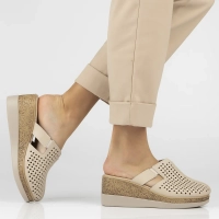 Béžové kožené pantofle Filippo DK6818/26 BE