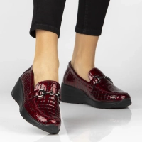 Červené kožené polobotky na klínku Filippo DP8101/26 RD