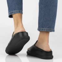 Černé kožené pantofle Filippo DK7758/26 BK
