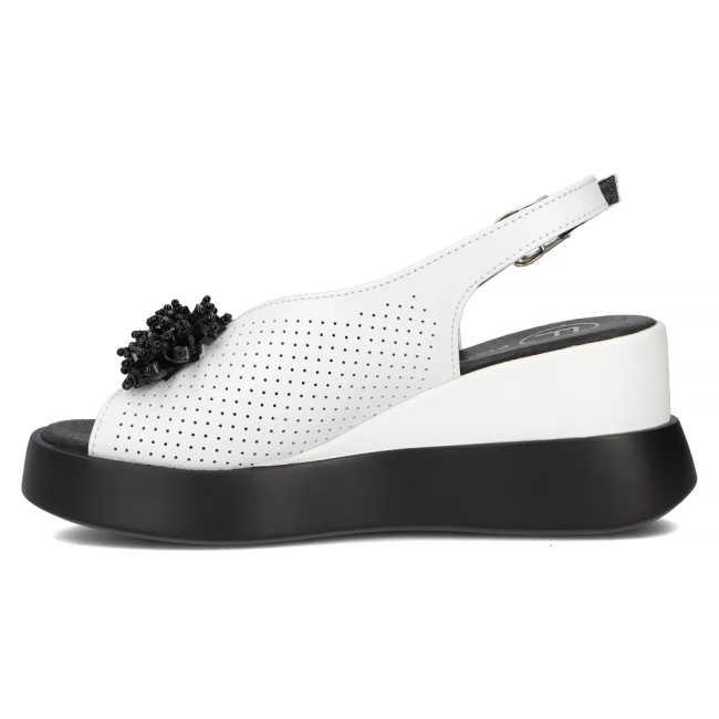 Bílé kožené sandály Filippo DS6076/24 WH