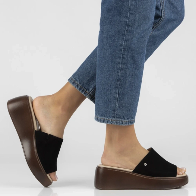 Černé kožené pantofle Filippo DK7798/26 BK