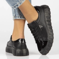 Černé kožené sneakersy Filippo DP4138/25 BK