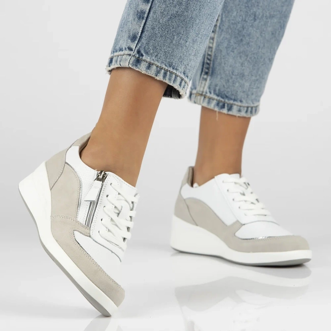 Bílé kožené sneakersy Filippo DP6209/24 WH