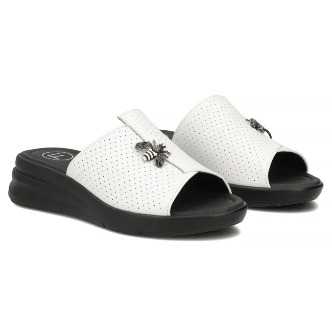 Bílé kožené pantofle Filippo DK7644/26 WH